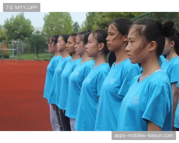 新秀的领路人：教他怎么打职业